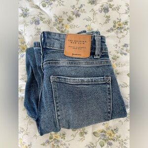 ASOS Petite Stradivarius Petite Slim Mom Jeans with Stretch in Authentic blue